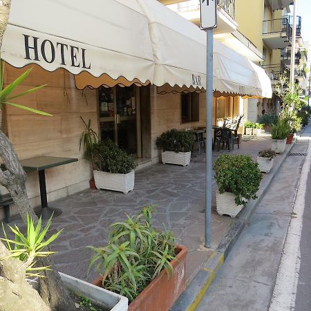 Hotel Fortuna San Bartolomeo Al Mare Exterior photo