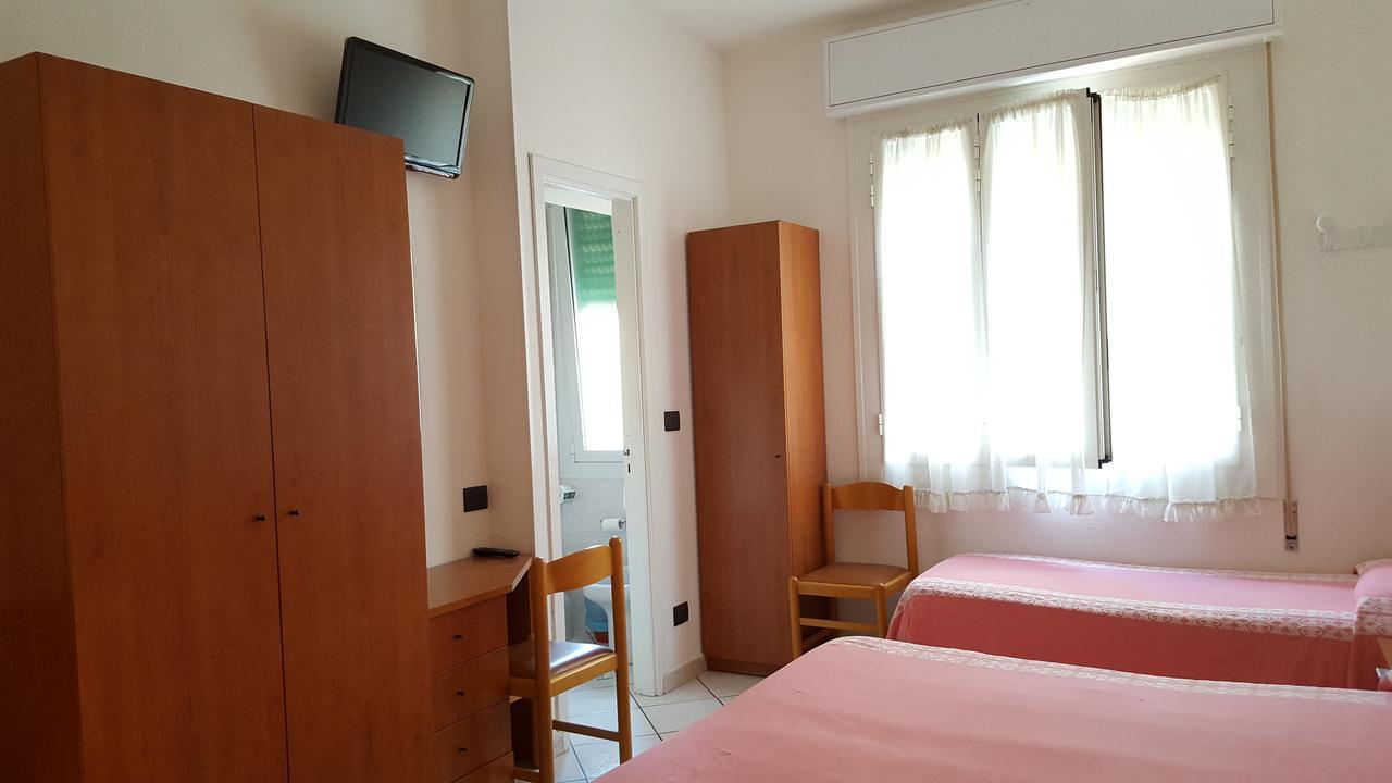 Hotel Fortuna San Bartolomeo Al Mare Exterior photo